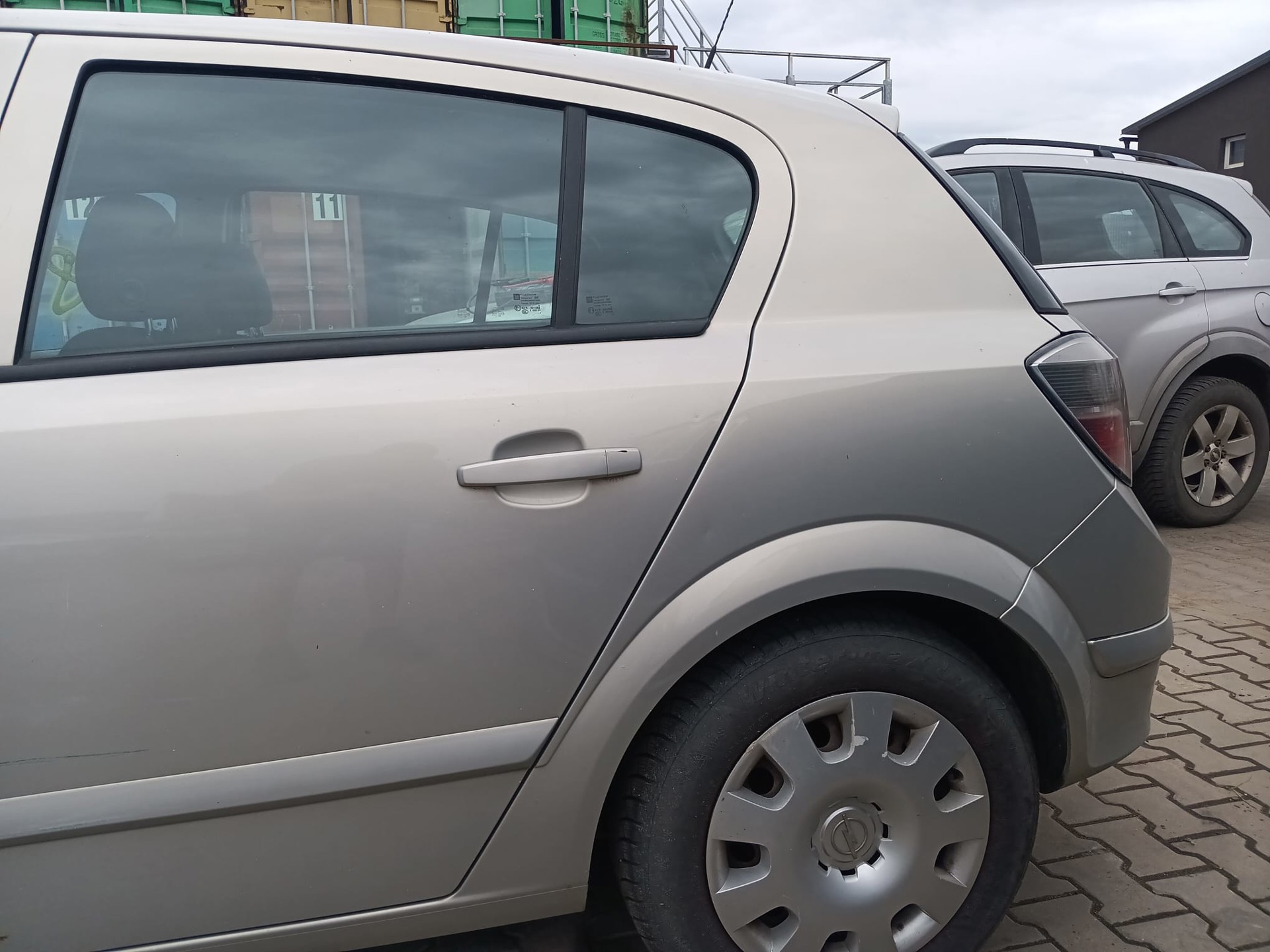 rear_left_fender
