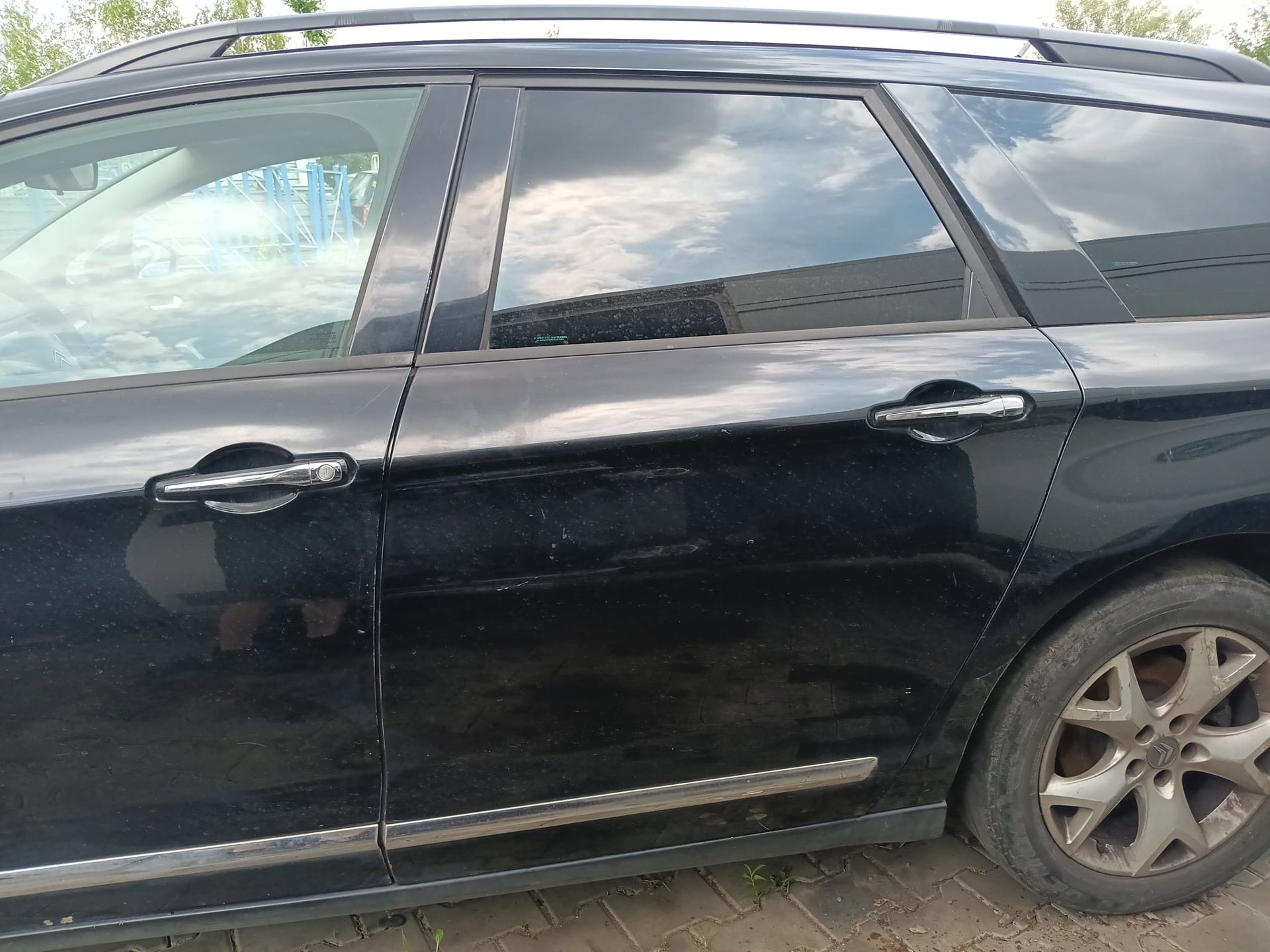 left_rear_door
