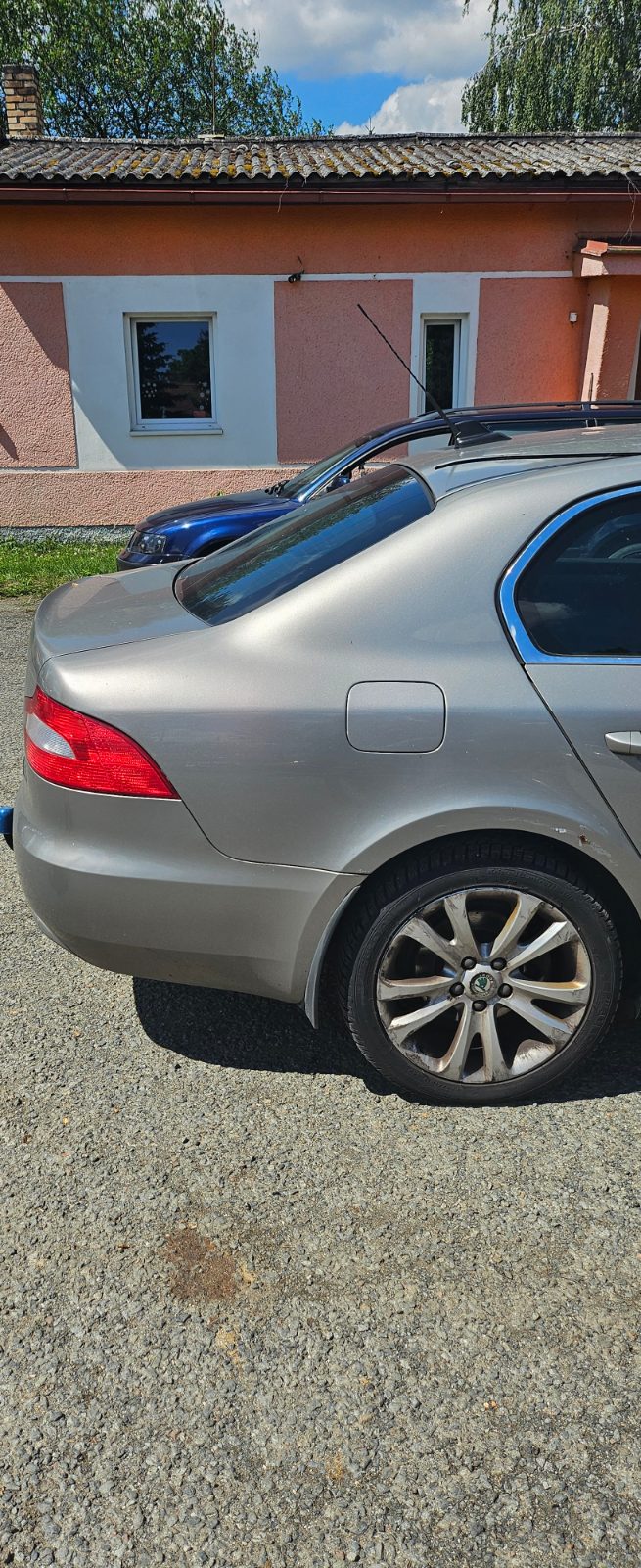 rear_right_fender