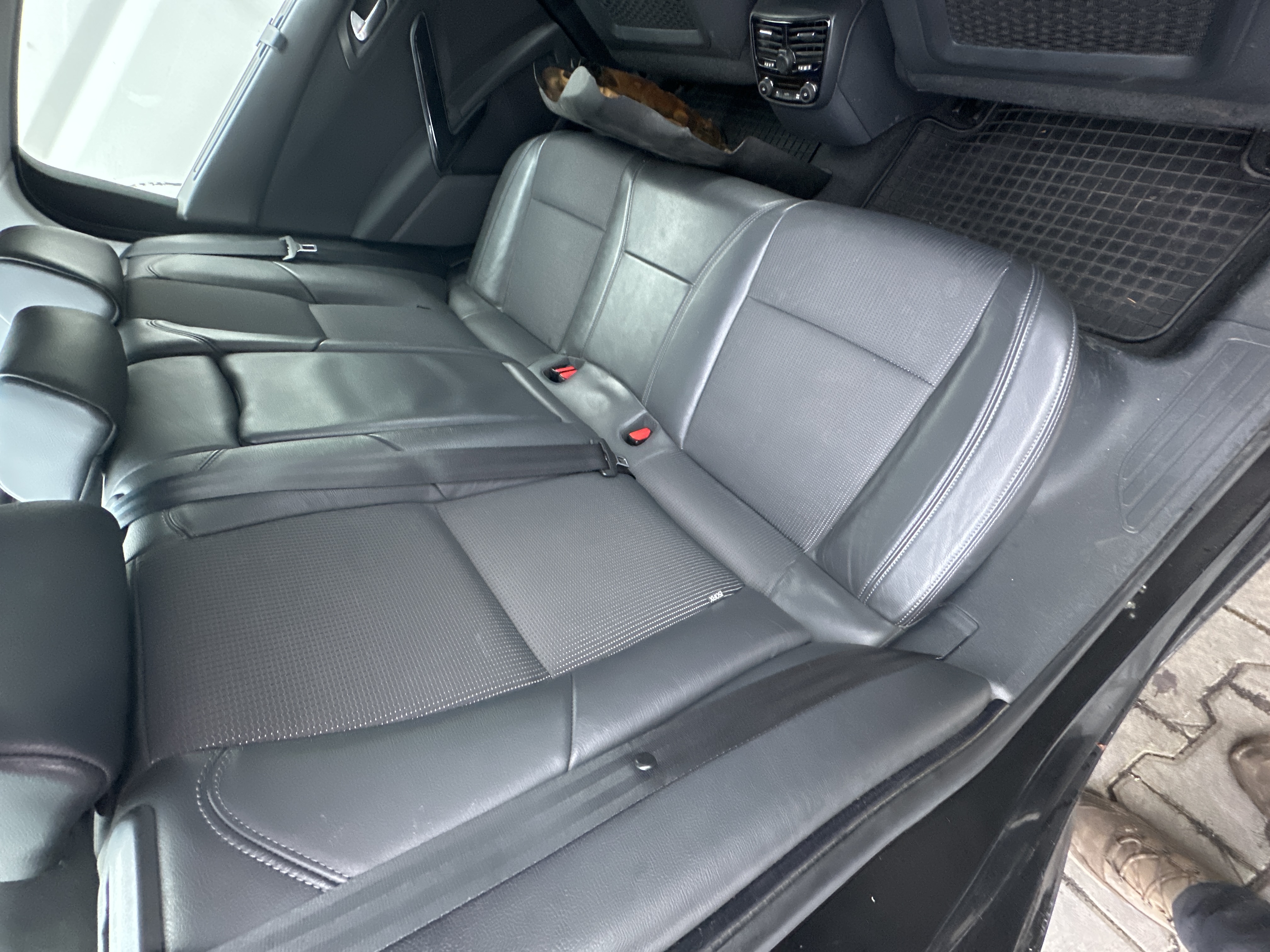 rear_seats