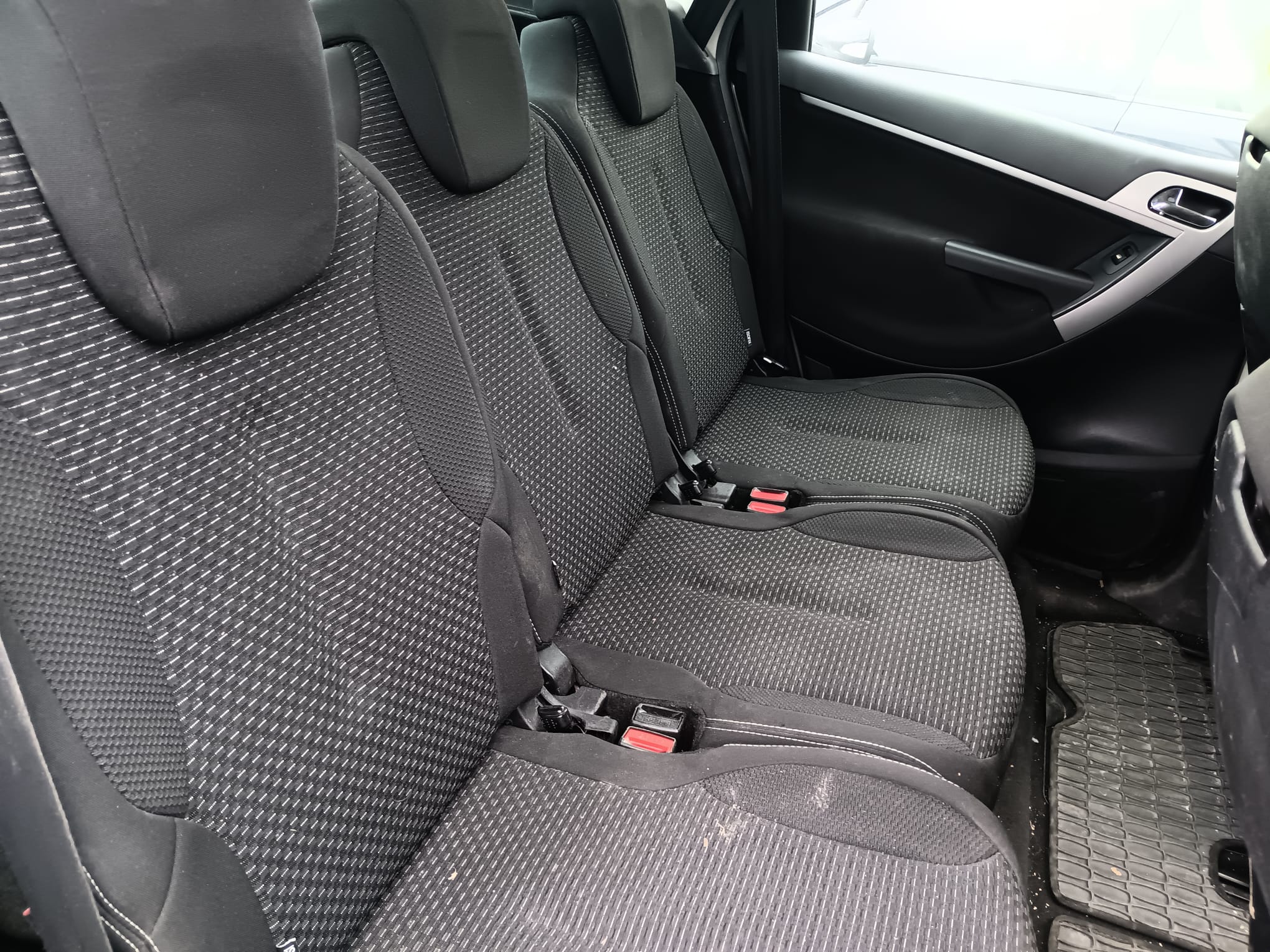 rear_seats