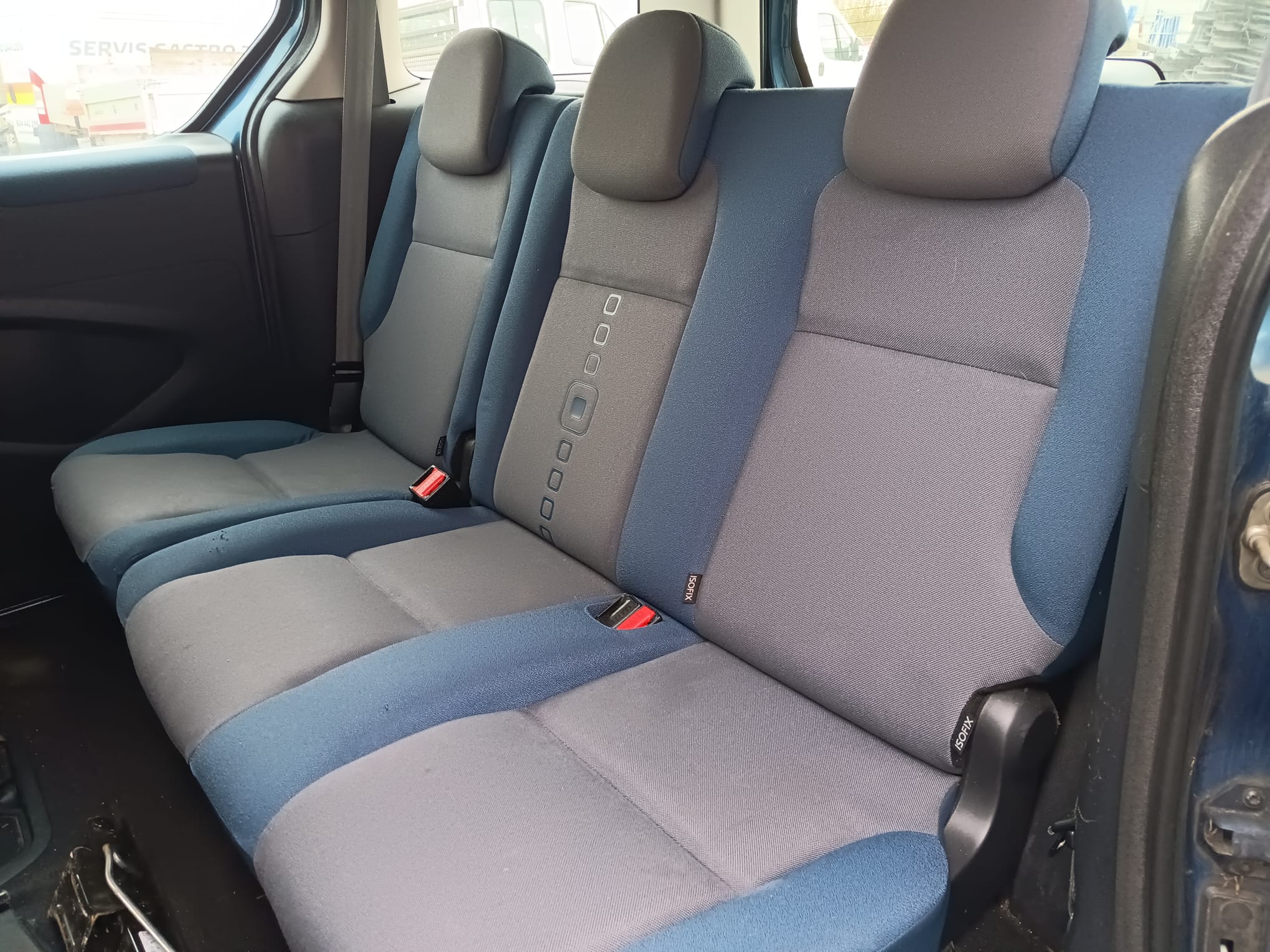 rear_seats
