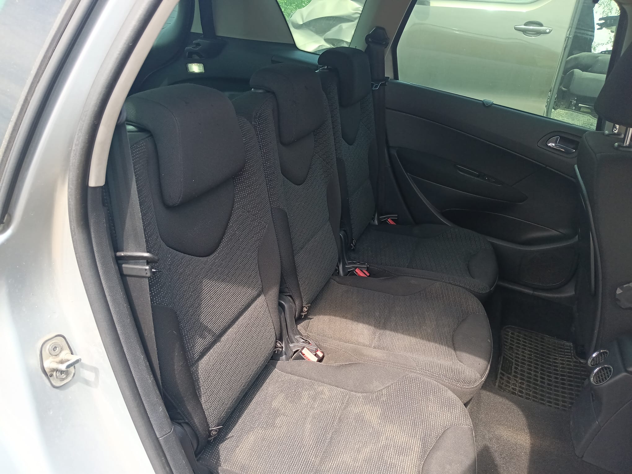 rear_seats