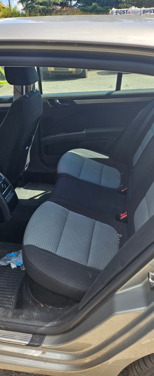 rear_seats