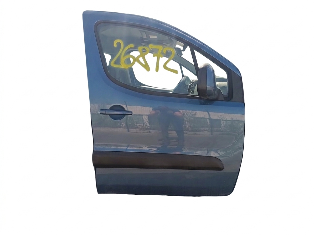 PŘEDNÍ DVEŘE; PRAVÝ