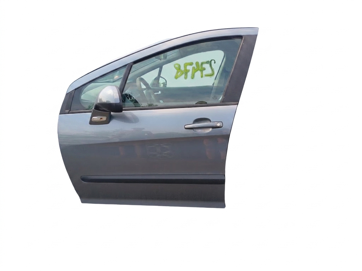 PŘEDNÍ DVEŘE; LEVÝ