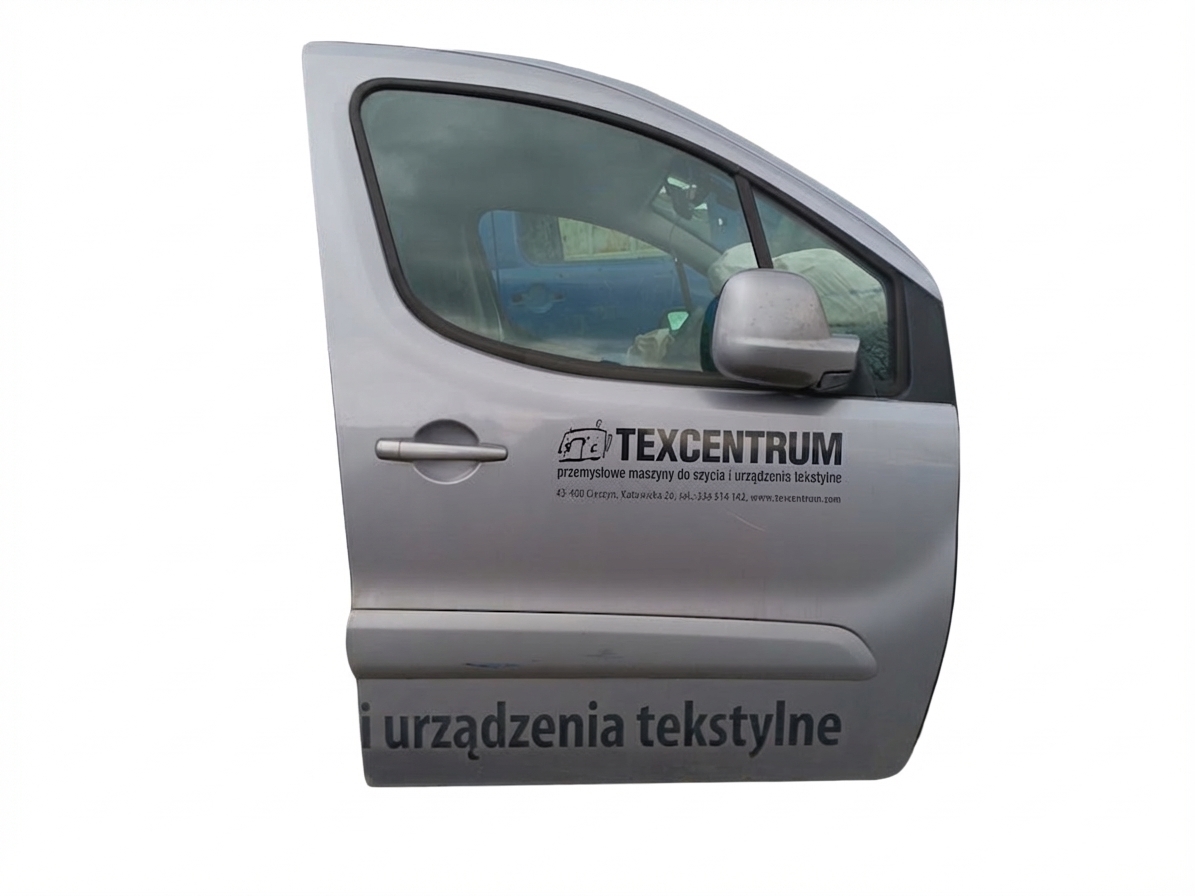PŘEDNÍ DVEŘE; PRAVÝ